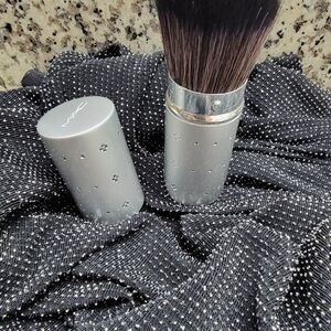 MAC Retractable Brush